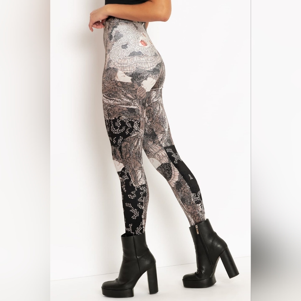 Blackmilk VAMPIRE SPELLBOUND VELVET HW LEGGINGS - high waisted - size L